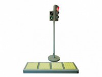 Электрифицированная модель транспортного и пешеходного светофоров на стойке и основании с "Виртуальным учителем" и с панелью образцами тактильной тротуарной плитки для слепых и слабовидящих пешеходов - fgospostavki.ru - Рязань