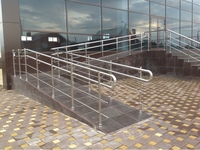 Перила для входной группы с двойным поручнем - fgospostavki.ru - Рязань