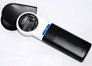 Лупа карманная с подсветкой (7х) - fgospostavki.ru - Рязань